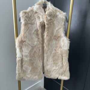 Jack by BB Dakota Faux Fur Vest in Cream and Tan - never worn